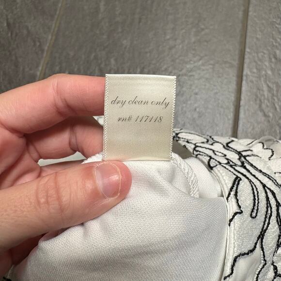 Buttons White Black Floral Embroidered Lace Overlay Feminine Mini Skirt Medium - Picture 6 of 8